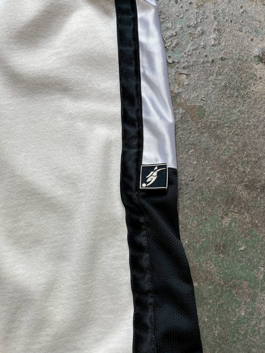2000s "adidas" white × black training shorts