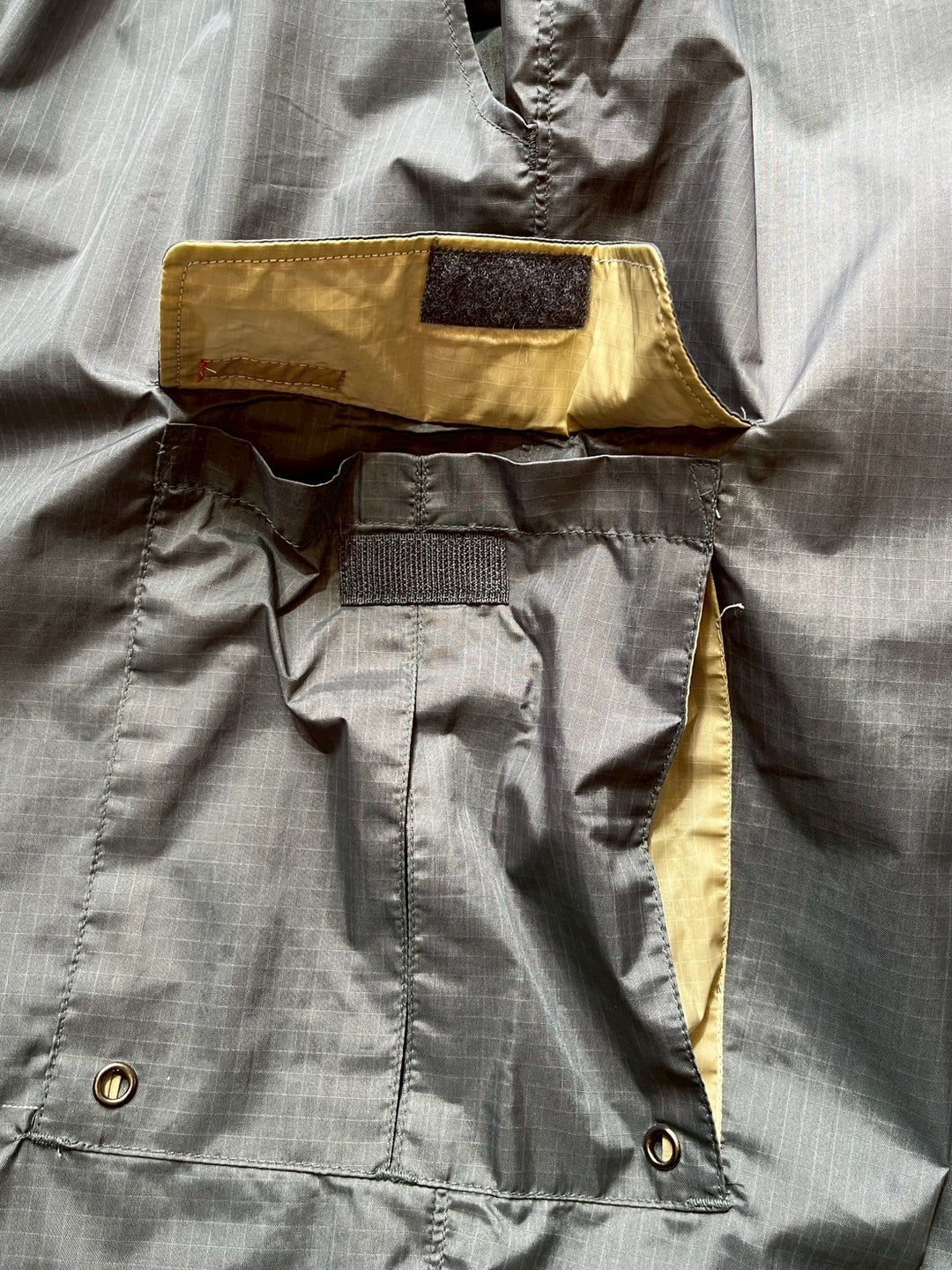 1990-00s nylon cargo shorts