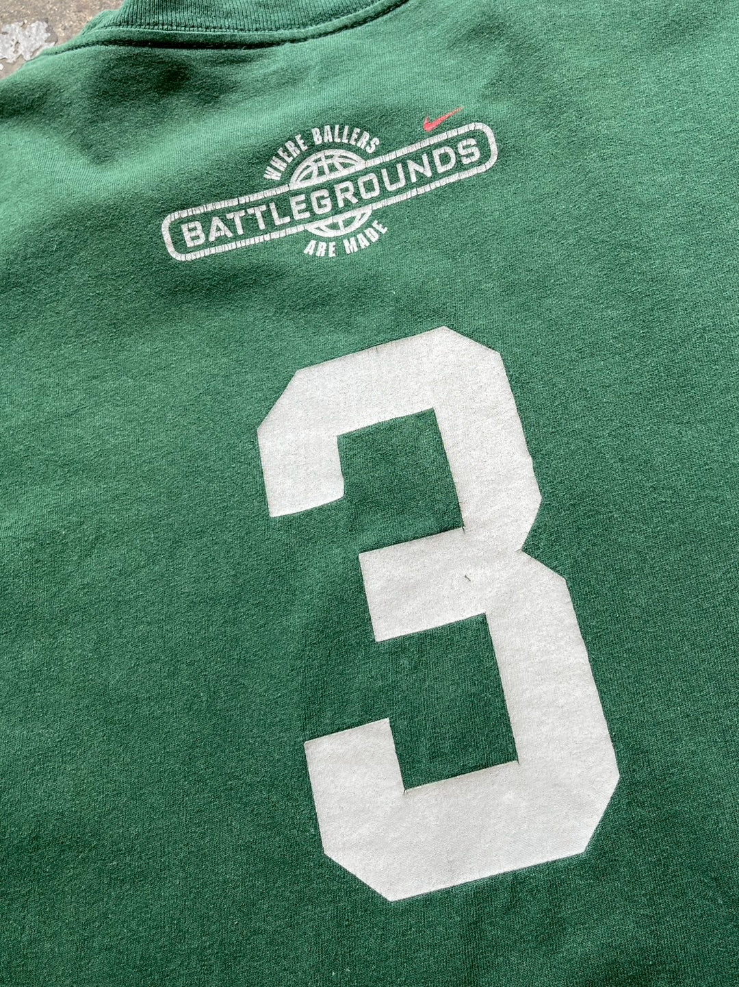 2000s USA made "NIKE" battle grounds logo print T-shirt