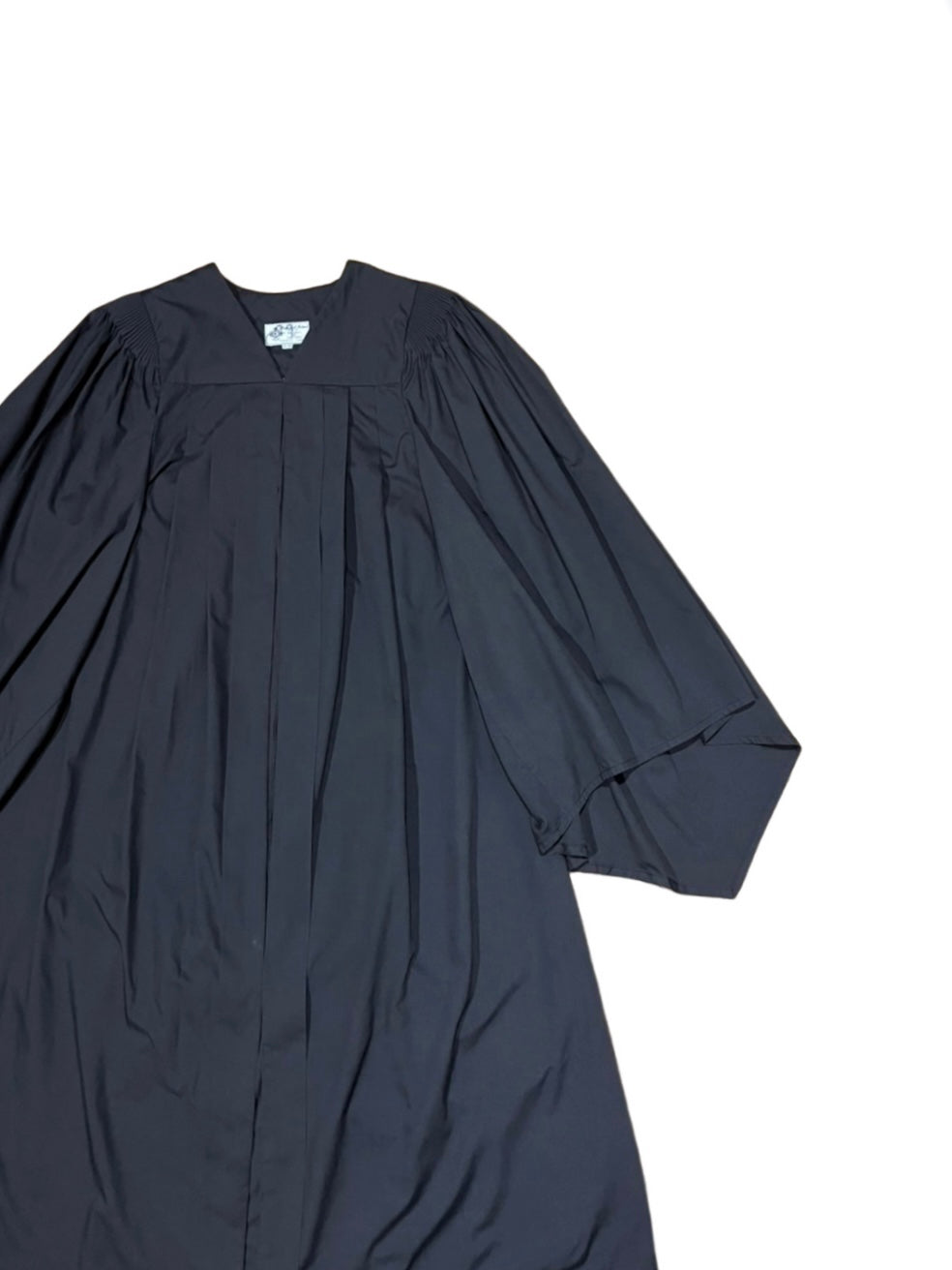 many drape black robe