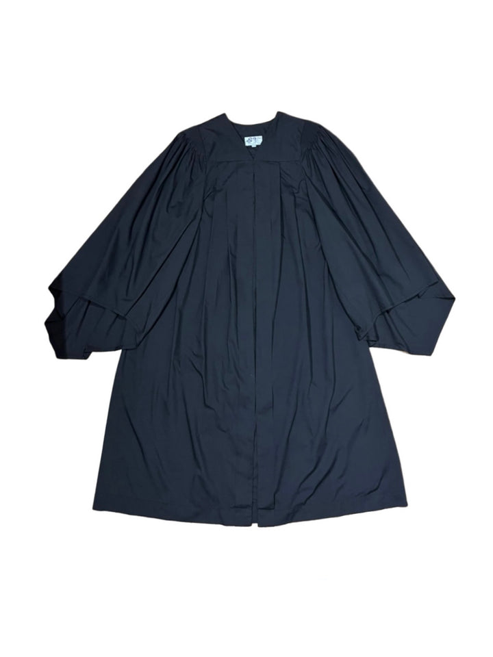 many drape black robe